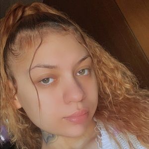 Meet your Posher, Celeste